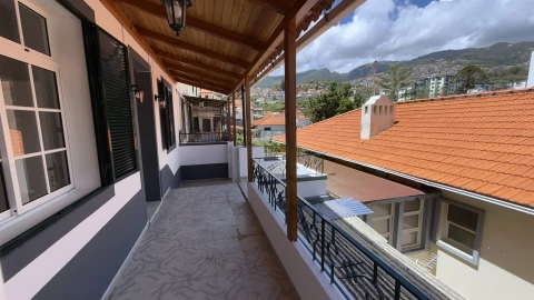 Moradia T2 para Venda em Funchal (São Pedro)
