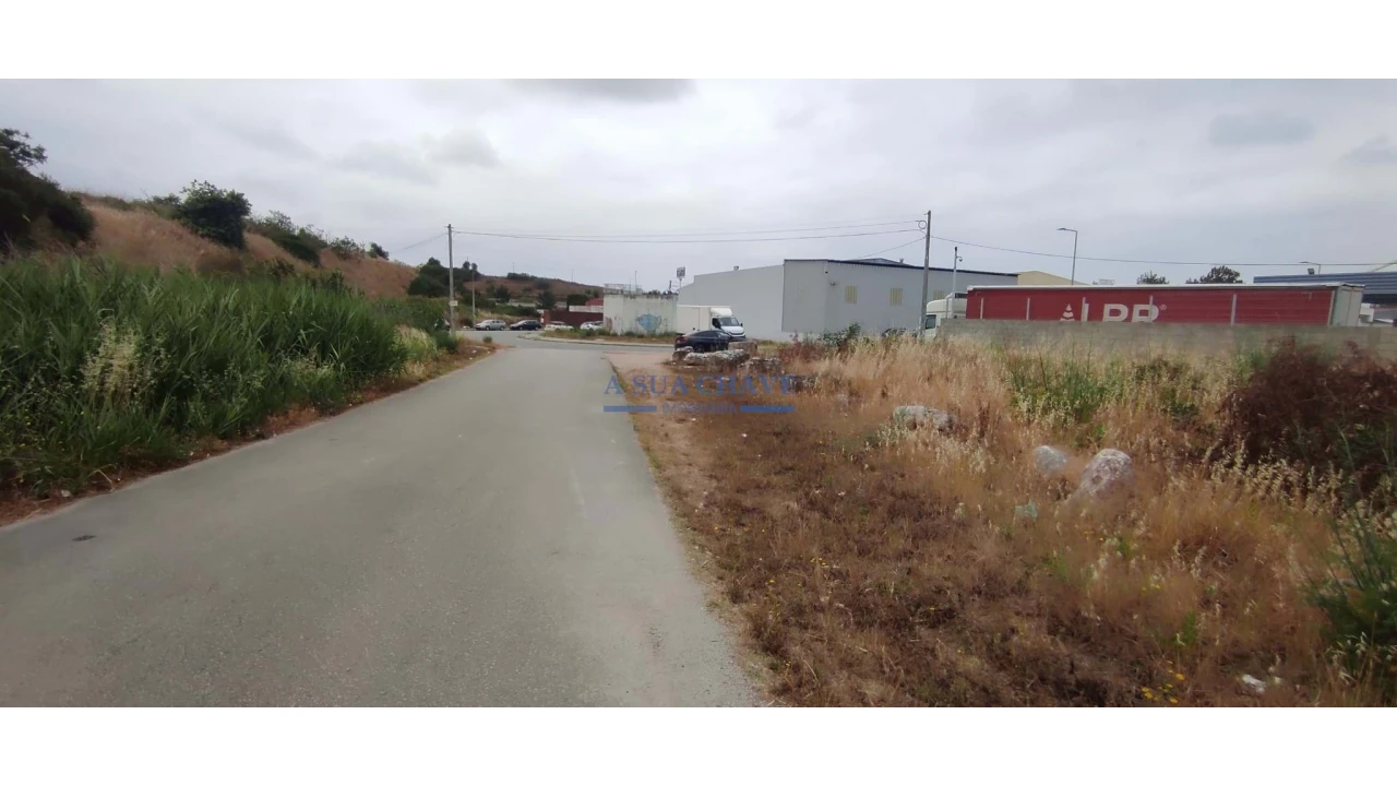 Terreno para Venda em Corroios Foto 1