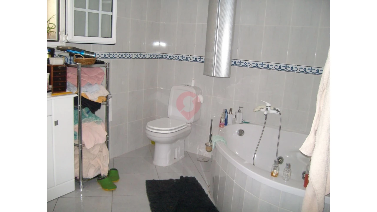 Moradia T4 para Venda em Longos Vales Foto 12