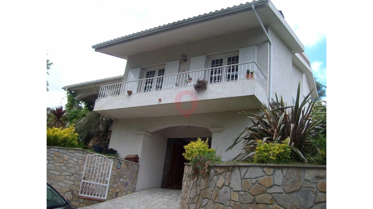 Moradia T4 para Venda em Longos Vales Foto 2