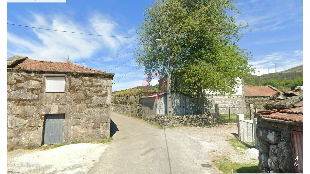 Moradia T1 para Venda em Anhões e Luzio Foto 1