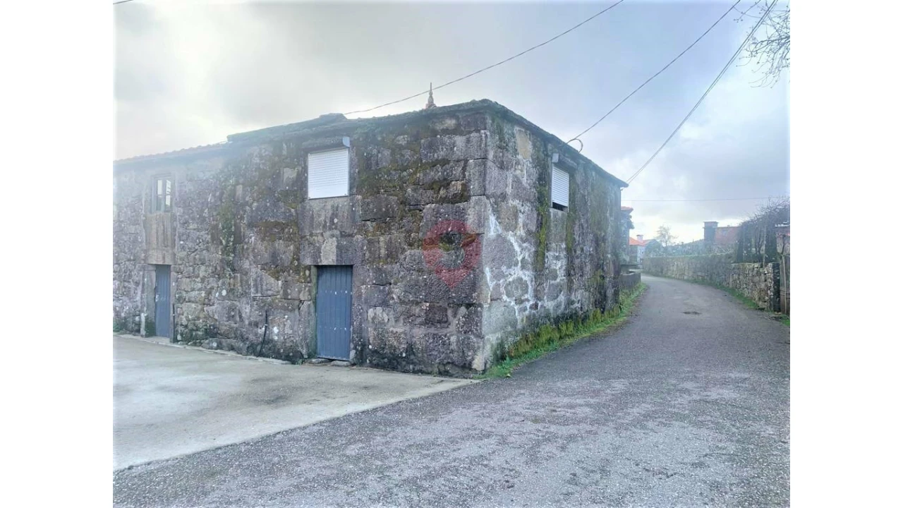 Moradia T1 para Venda em Anhões e Luzio Foto 2