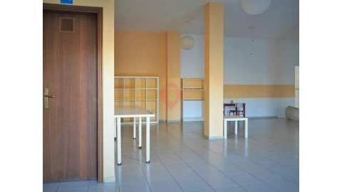 Loja para Venda em Monção e Troviscoso