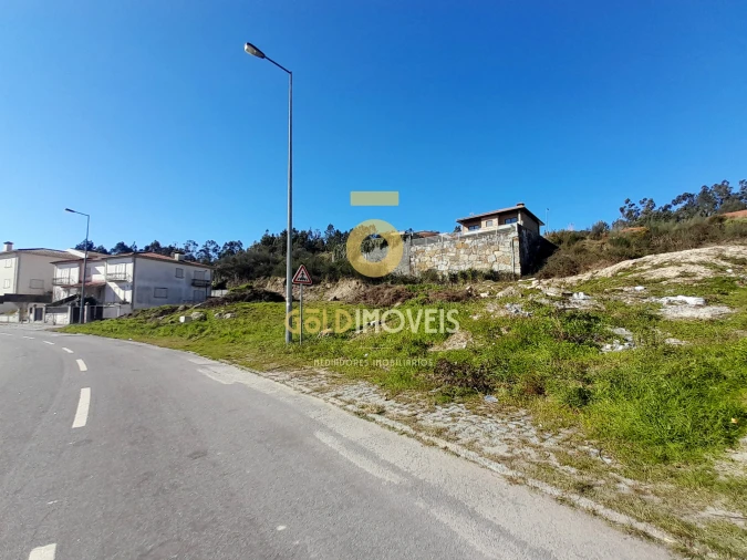 Terreno para Venda em Alpendorada, Várzea e Torrão Foto 1