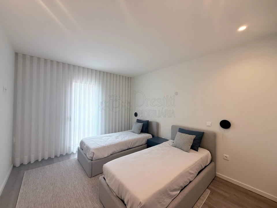 Apartamento T1 para Venda em Azurem Foto 7