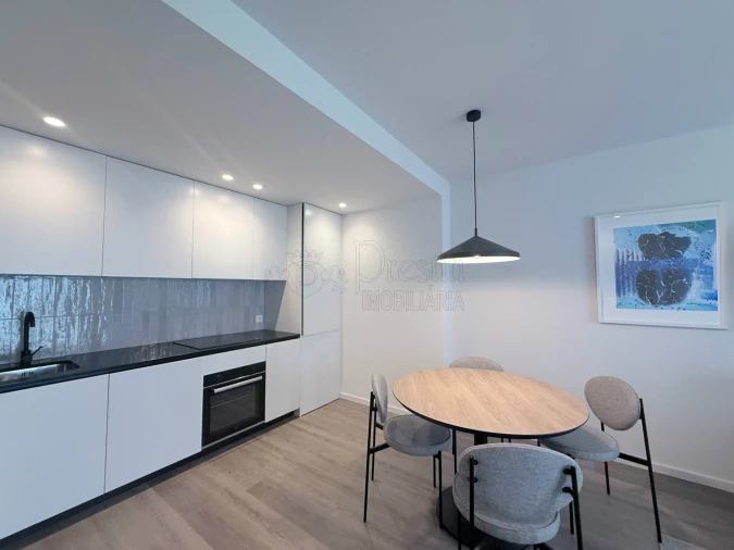 Apartamento T1 para Venda em Azurem Foto 2