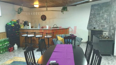 Moradia T6 para Venda em Rio de Loba