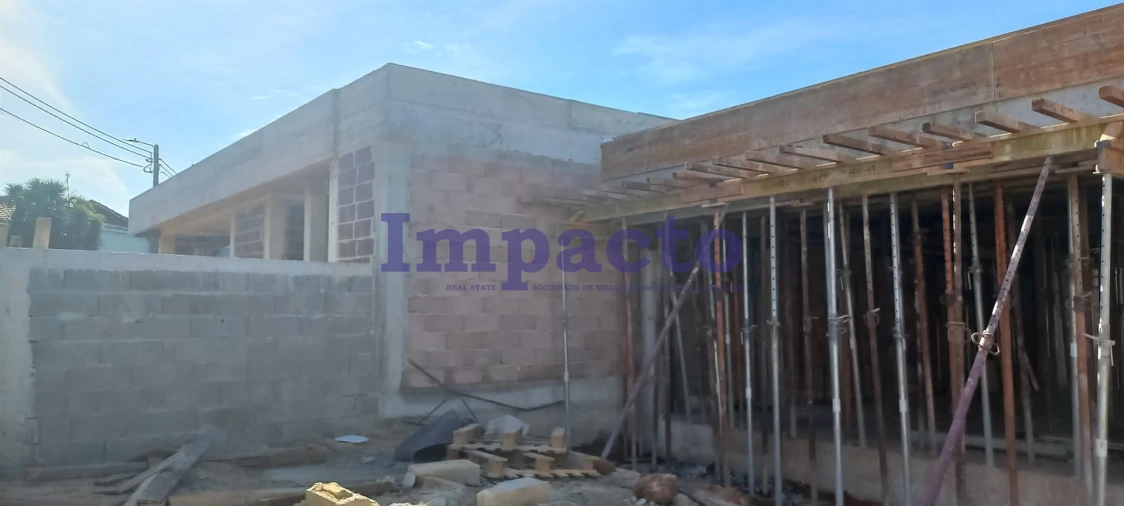 Moradia T4 para Venda em Vila de Cucujães Foto 8