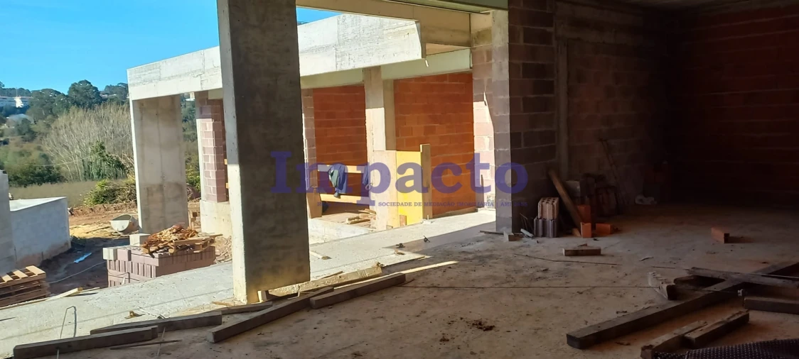 Moradia T4 para Venda em Vila de Cucujães Foto 4