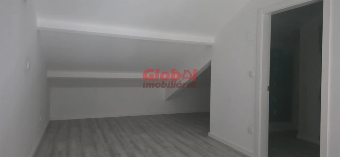 Apartamento T0 para Venda em Viseu Foto 4