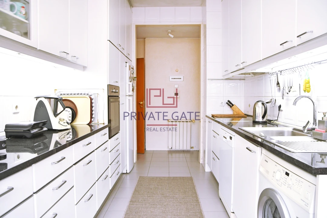 Apartamento T4 para Venda em Lordelo do Ouro e Massarelos Foto 13