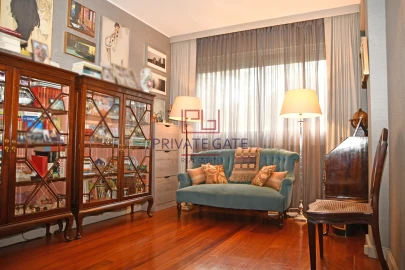 Apartamento T4 para Venda em Lordelo do Ouro e Massarelos