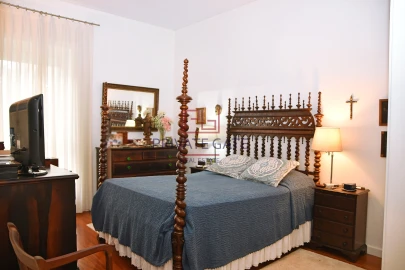 Apartamento T4 para Venda em Lordelo do Ouro e Massarelos