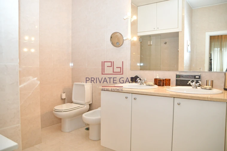 Apartamento T4 para Venda em Lordelo do Ouro e Massarelos Foto 20