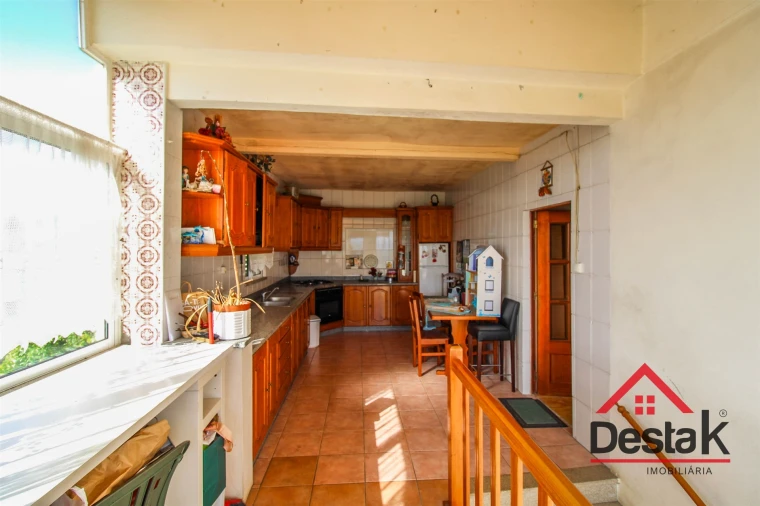 Moradia T5 para Venda em Ribafeita Foto 2
