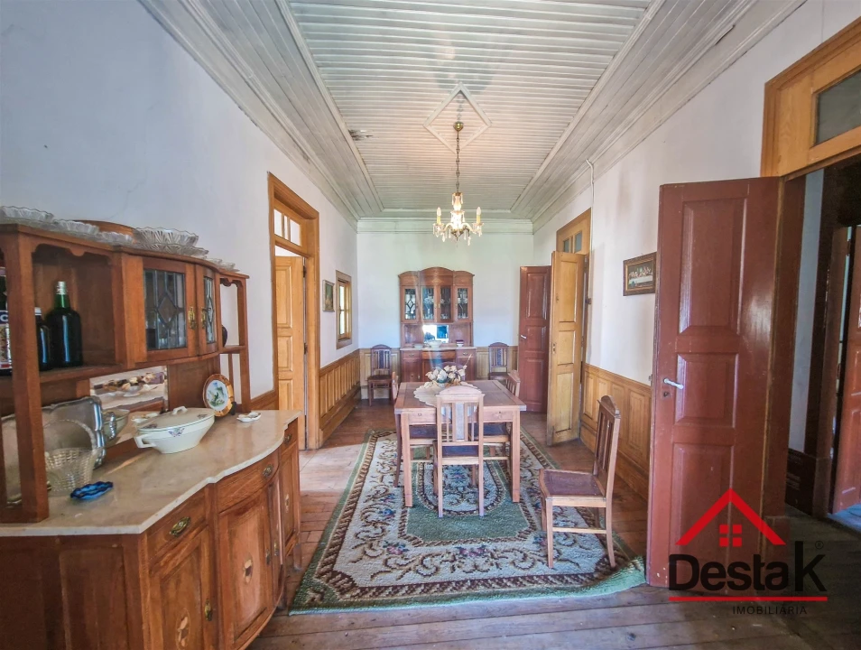 Moradia T7 para Venda em Moimenta da Beira Foto 11