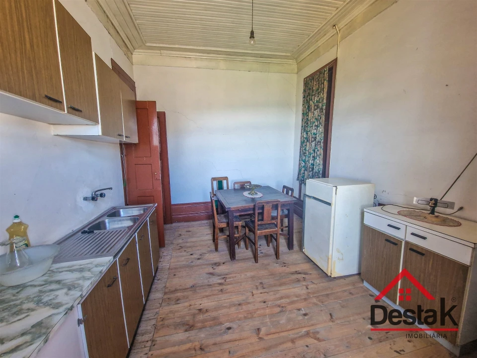 Moradia T7 para Venda em Moimenta da Beira Foto 12