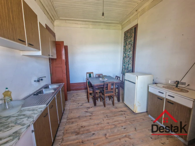 Moradia T7 para Venda em Moimenta da Beira Foto 12