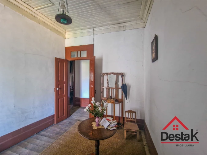 Moradia T7 para Venda em Moimenta da Beira Foto 8