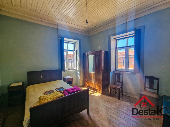 Moradia T7 para Venda em Moimenta da Beira Foto 5