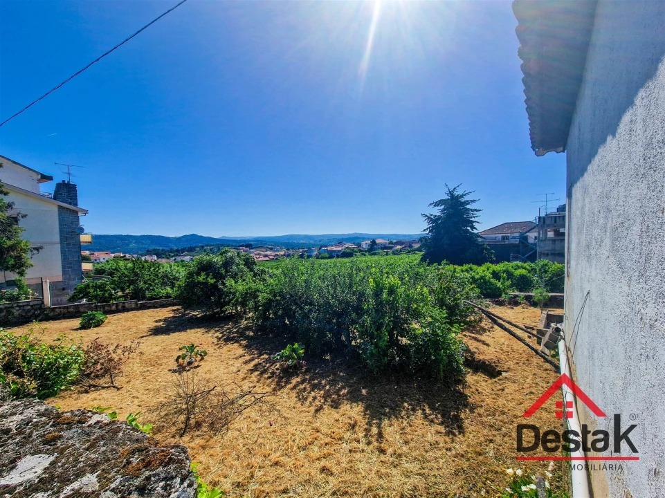 Moradia T7 para Venda em Moimenta da Beira Foto 13