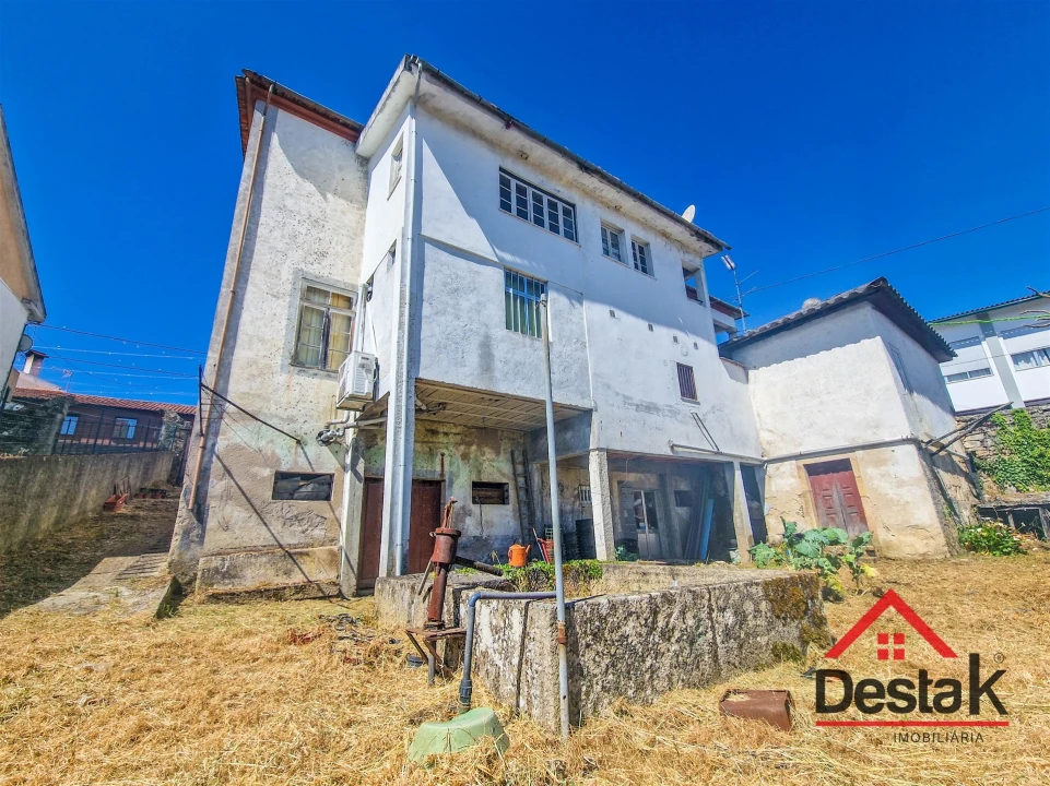 Moradia T7 para Venda em Moimenta da Beira Foto 18