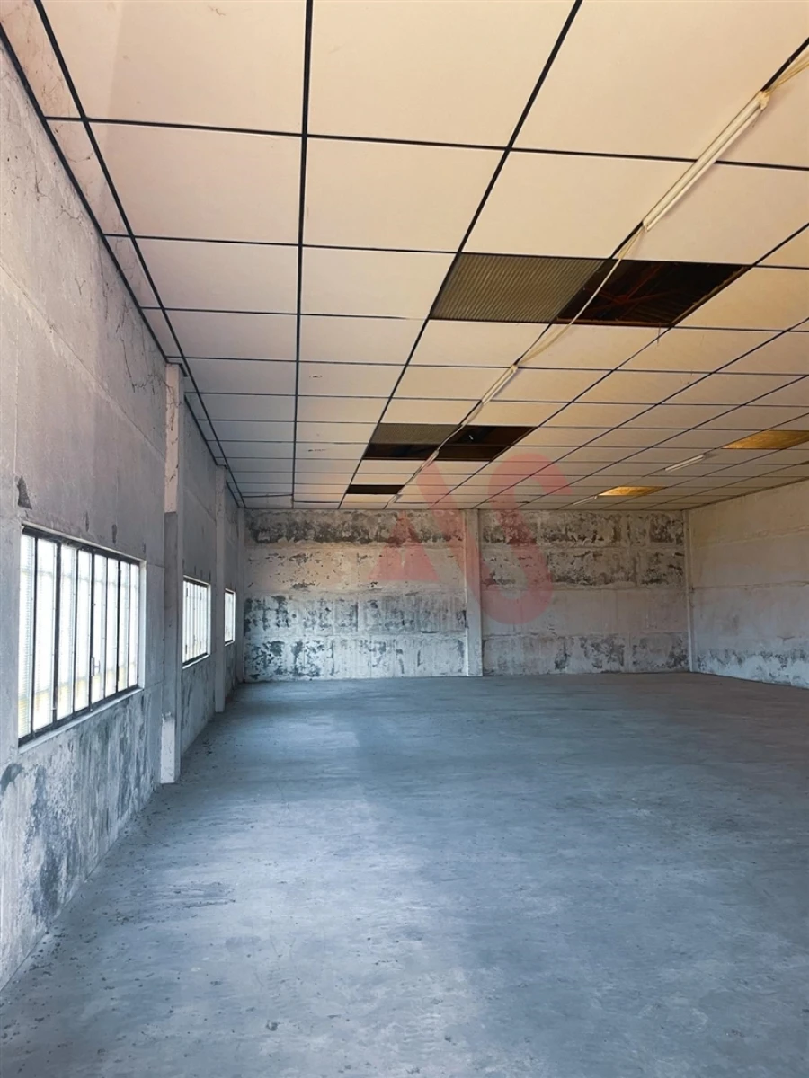 Armazém para Venda em Lordelo Foto 12