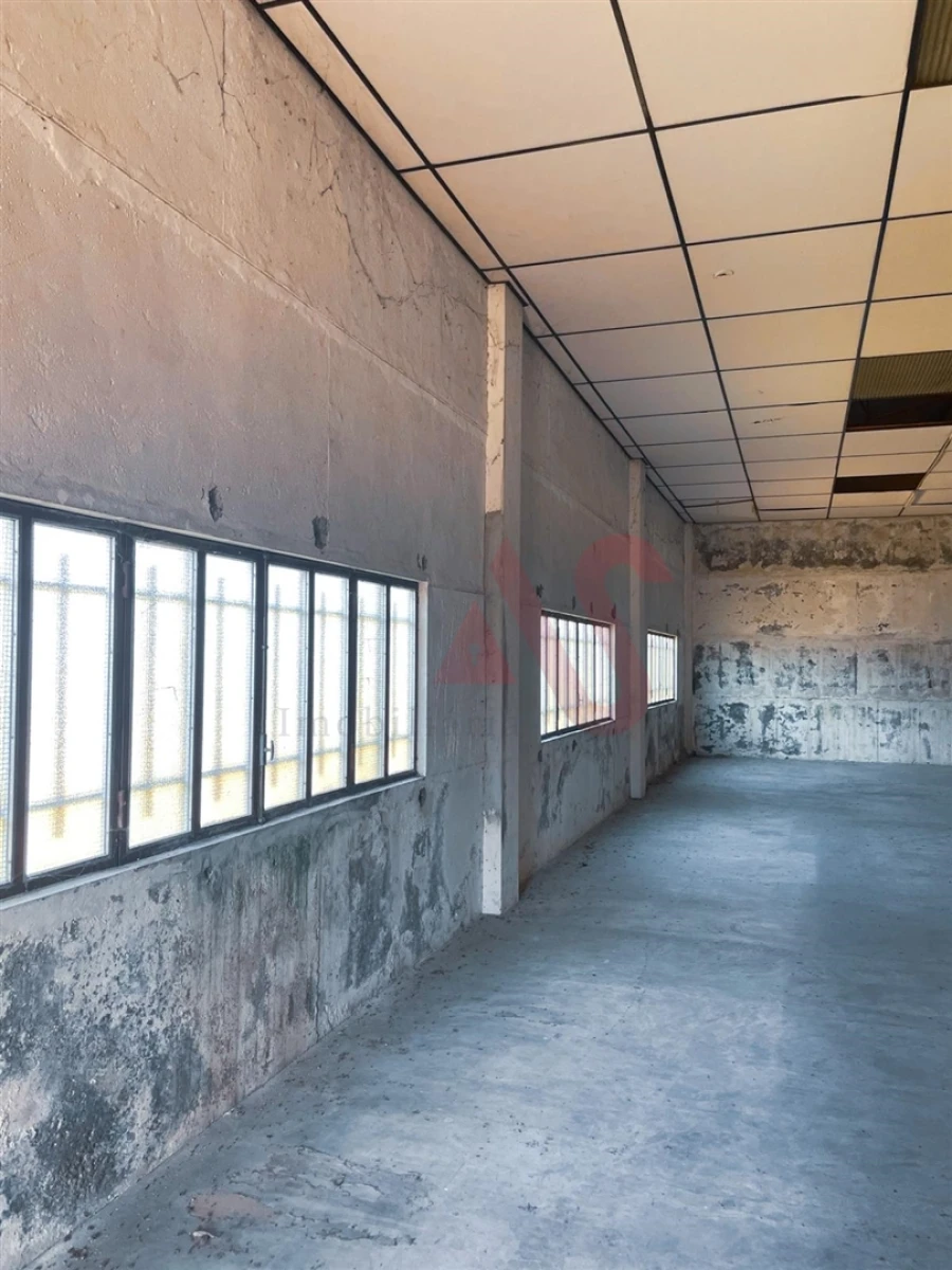 Armazém para Venda em Lordelo Foto 14