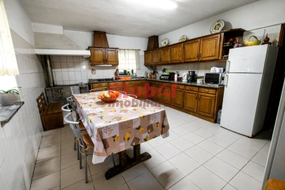 Moradia T5 para Venda em São Cipriano e Vil de Souto