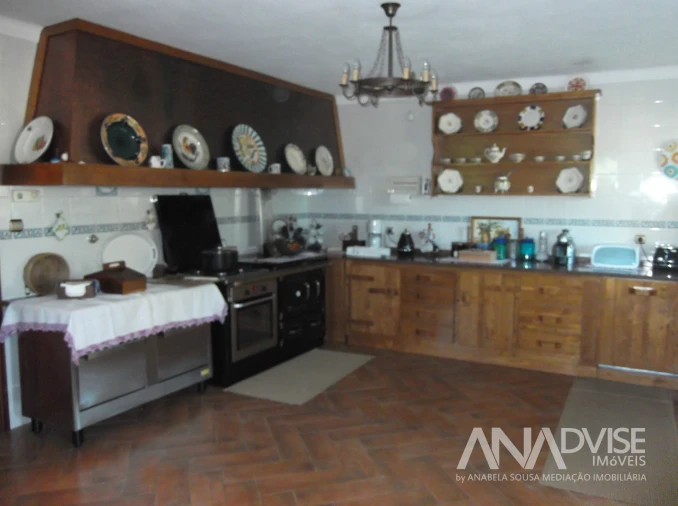 Quinta T6 para Venda em Fornos de Maceira Dão Foto 18