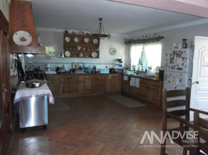 Quinta T6 para Venda em Fornos de Maceira Dão Foto 17