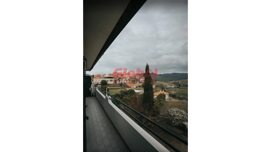 Moradia T3 para Venda em Nagozelo do Douro Foto 14