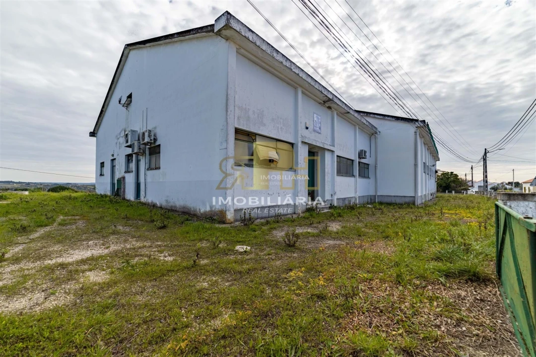 Prédio para Venda em Alcanhões Foto 4