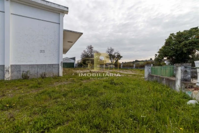 Prédio para Venda em Alcanhões
