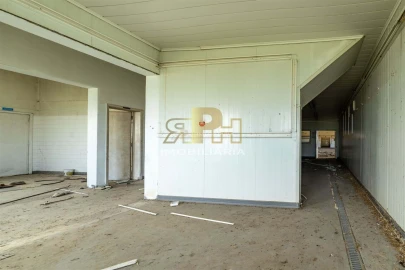 Prédio para Venda em Alcanhões