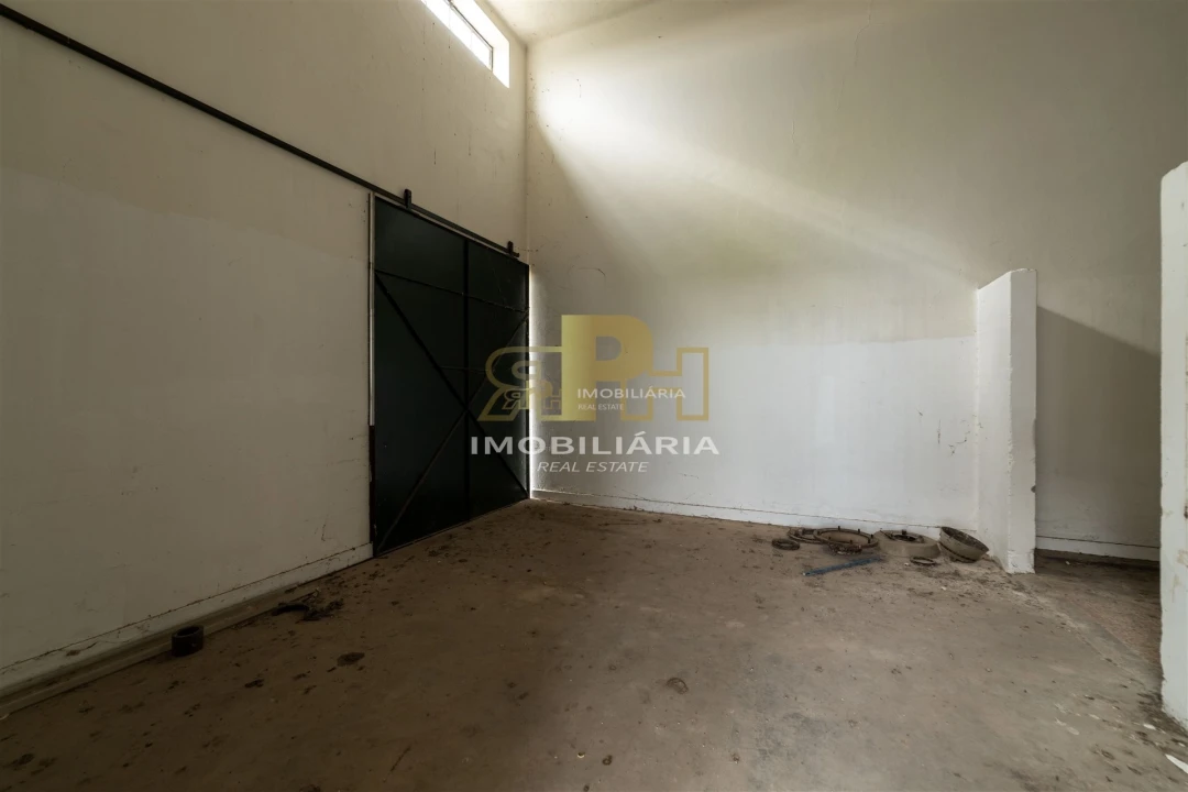 Prédio para Venda em Alcanhões Foto 10