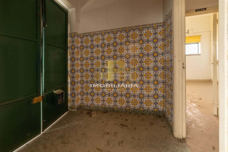 Prédio para Venda em Alcanhões Foto 27