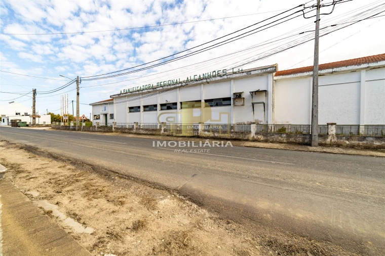 Prédio para Venda em Alcanhões Foto 2