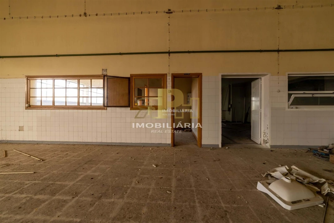 Prédio para Venda em Alcanhões Foto 23
