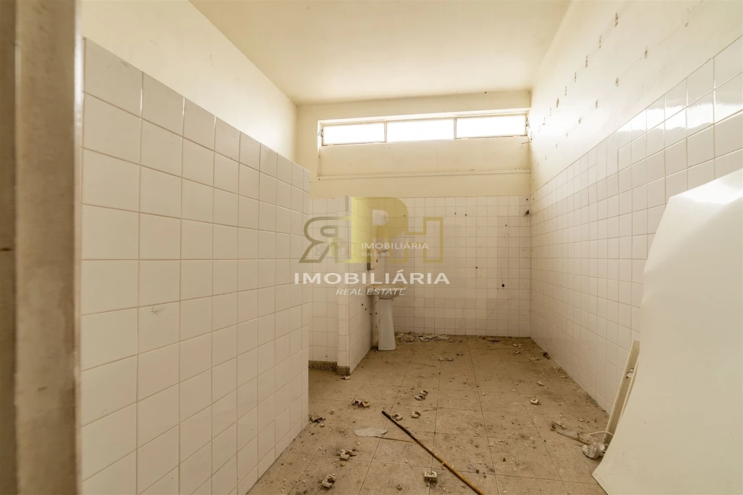 Prédio para Venda em Alcanhões Foto 36