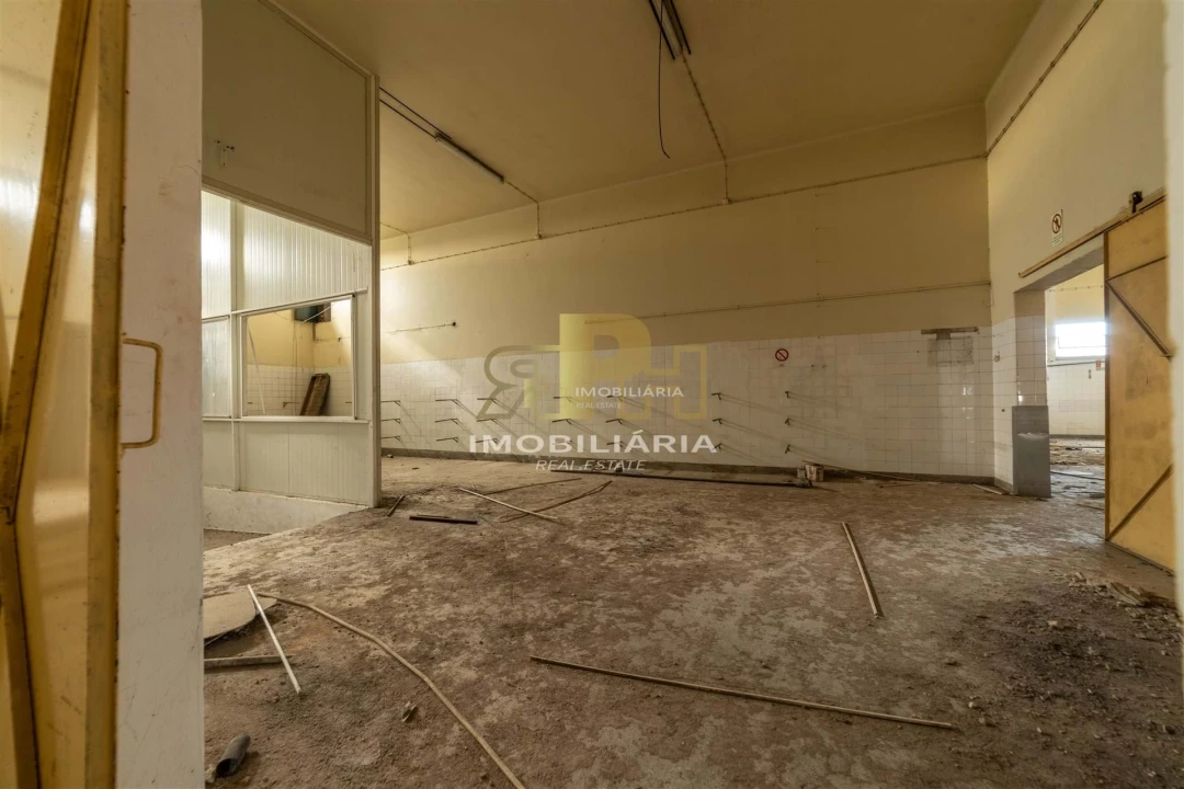 Prédio para Venda em Alcanhões Foto 15