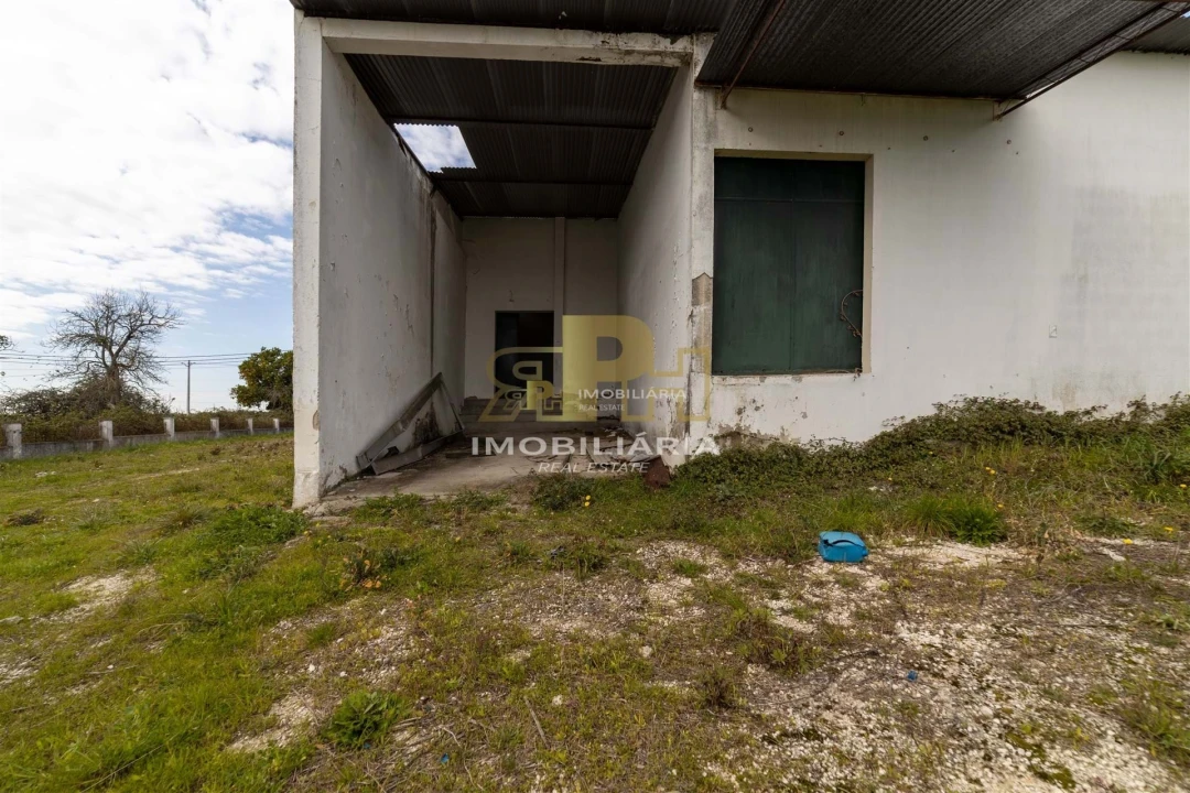 Prédio para Venda em Alcanhões Foto 9