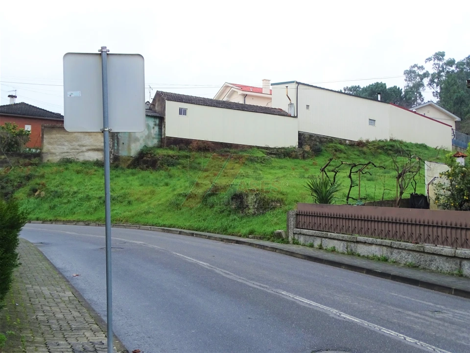 Terreno para Venda em Fafe Foto 2