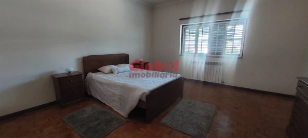 Moradia T6 para Venda em São João de Lourosa