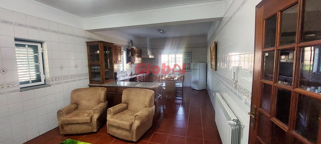 Moradia T6 para Venda em São João de Lourosa Foto 3