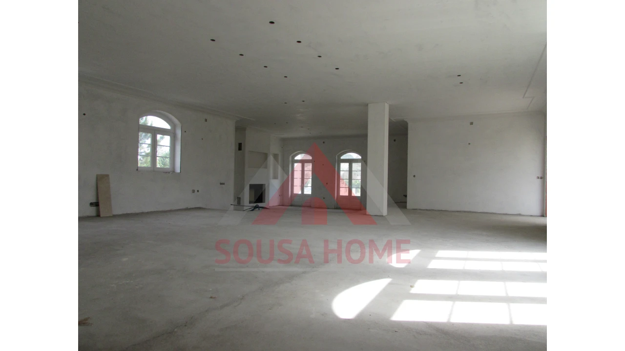 Moradia T4 para Venda em Juncal Foto 3