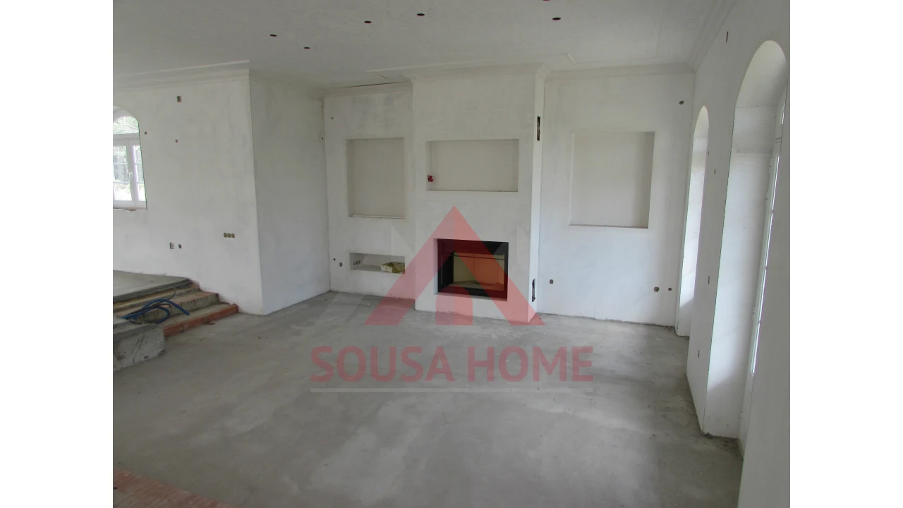 Moradia T4 para Venda em Juncal Foto 5