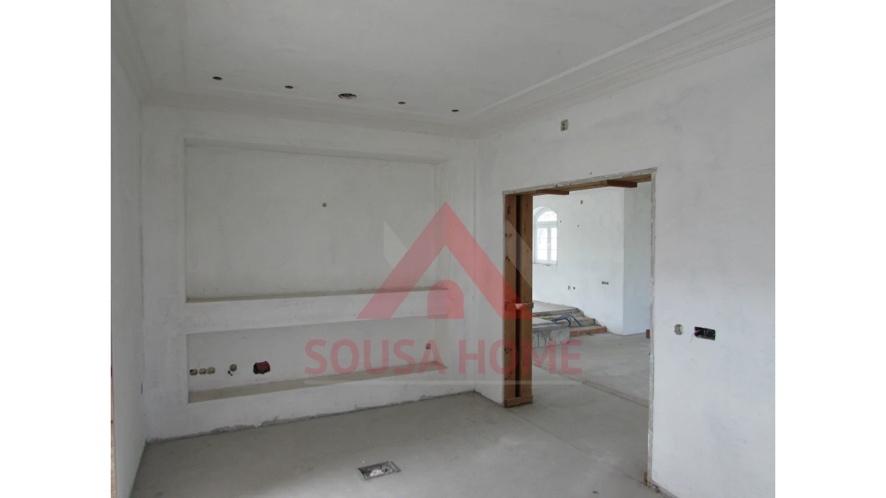 Moradia T4 para Venda em Juncal Foto 9