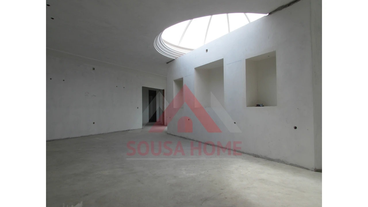 Moradia T4 para Venda em Juncal Foto 1