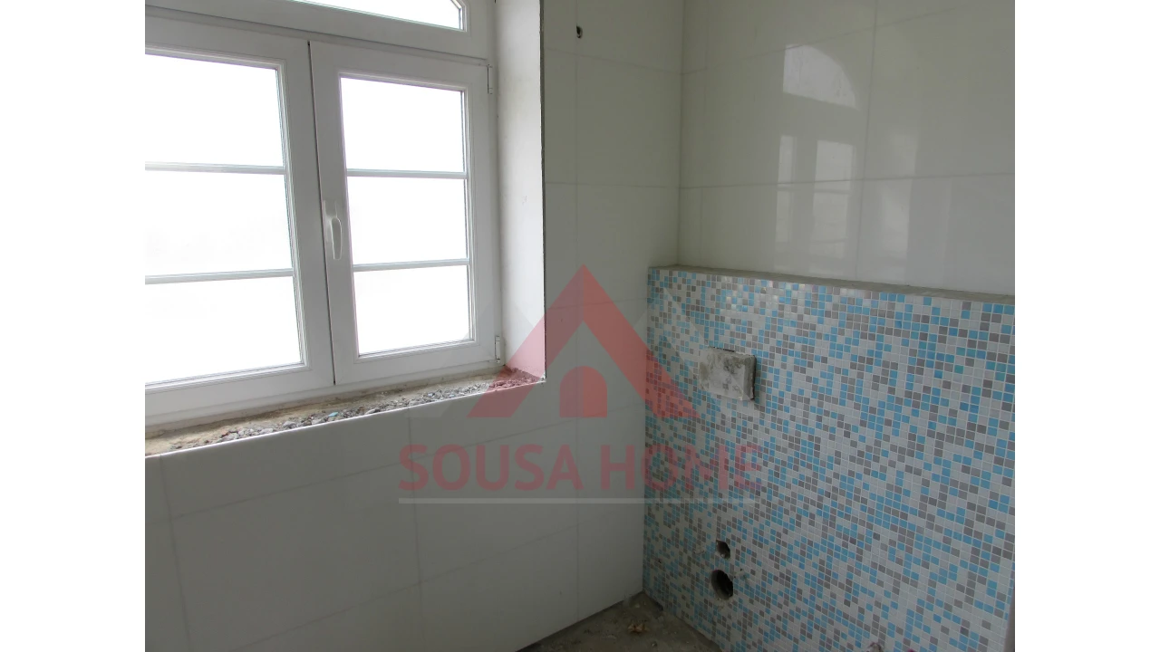 Moradia T4 para Venda em Juncal Foto 18